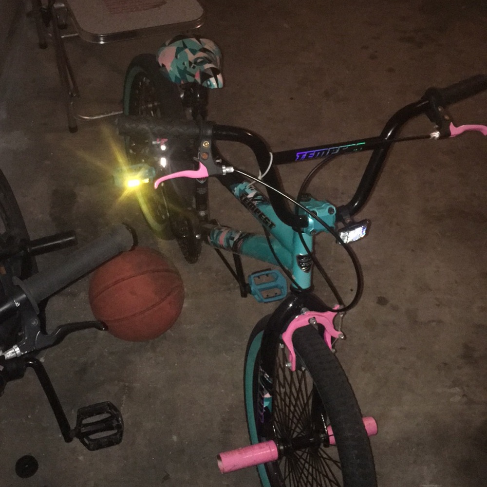 2 bikes - Picture 3 of 4